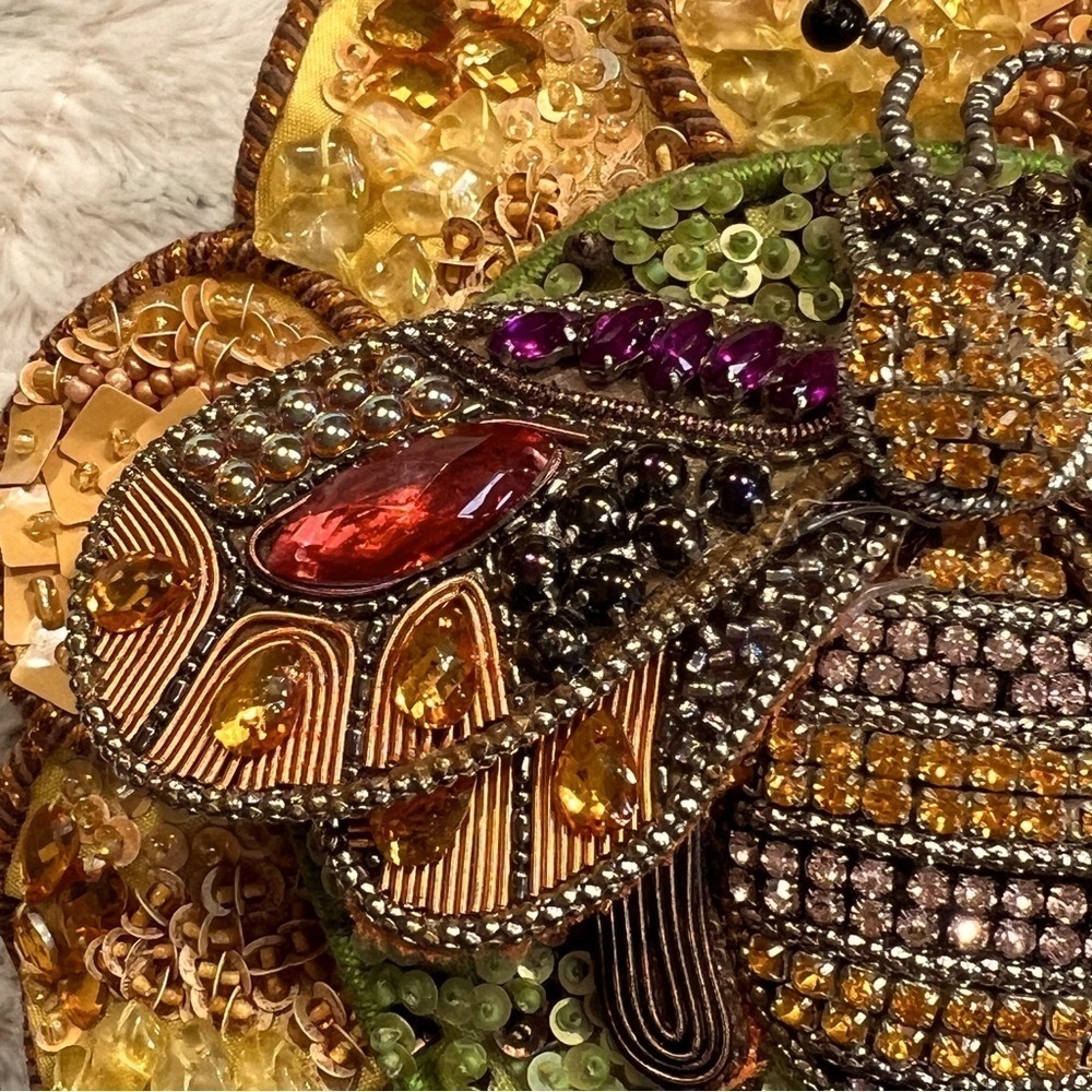 Mary Francis Bee Happy Beaded Crystal Jeweled Bumblebee Bag - Picture 11 of 16